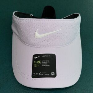NIKE VISOR LILAC - BRAND NEW WITH TAGS